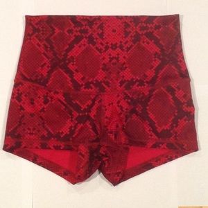 Lululemon boogie short